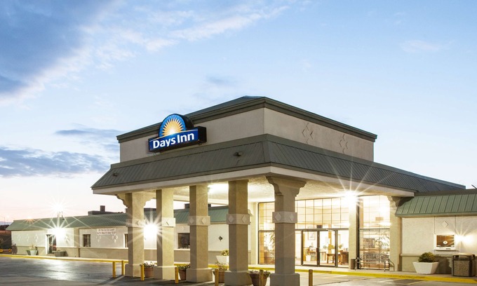 Clinton Hotel | Days Inn by Wyndham Clinton