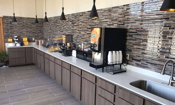 Grove Hotel | Days Inn by Wyndham Grove