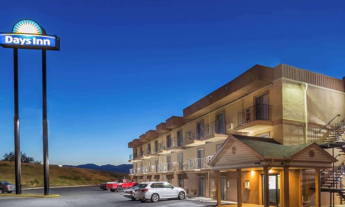 Medford Hotel | Days Inn by Wyndham Medford