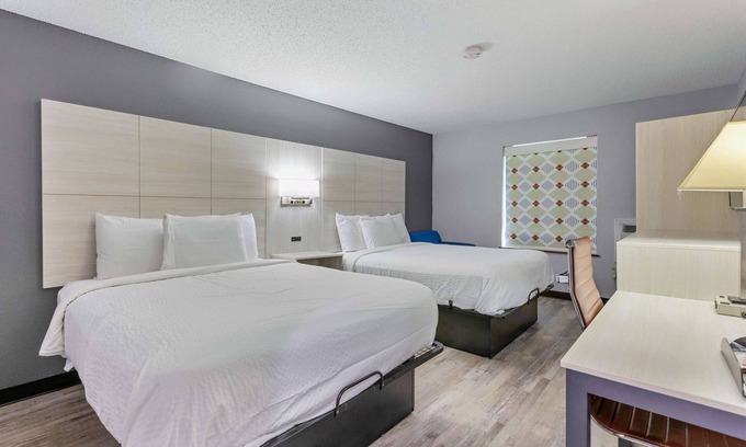 Fleming Hotel | Days Inn by Wyndham Savannah Gateway I-95