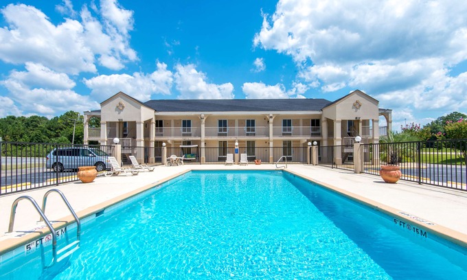 Shorter Hotel | Days Inn by Wyndham Shorter