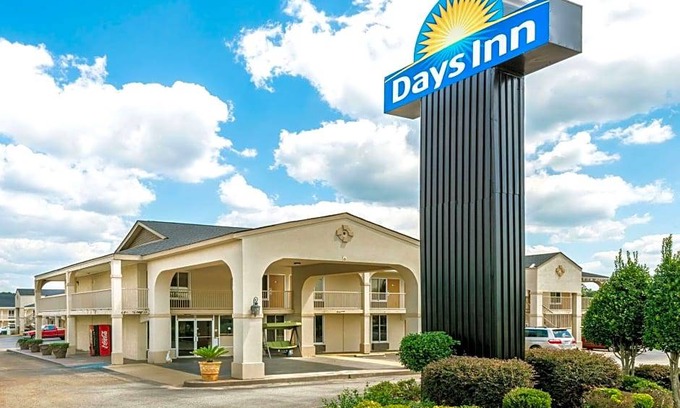 Shorter Hotel | Days Inn by Wyndham Shorter