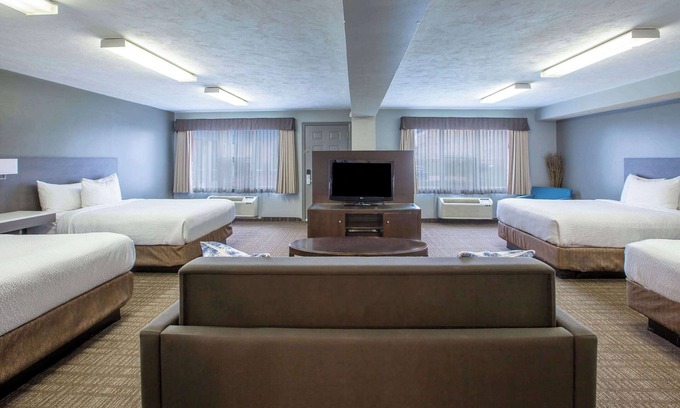 Moncton Hotel | Days Inn & Suites by Wyndham Moncton