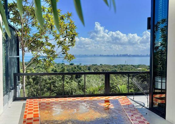Koh Lan Villa | deep mountain view