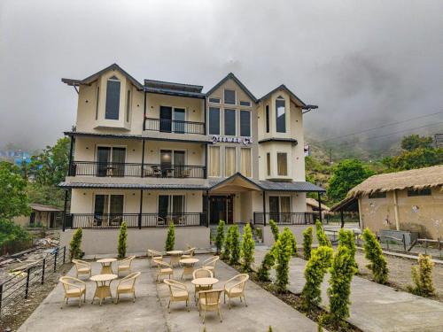 Naina Range Hotel | Deewan ji Stays