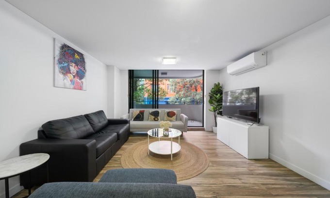 Ultimo Apartment | Delicated 3BR Apt with Parking & Darling Harbour-10mins walk