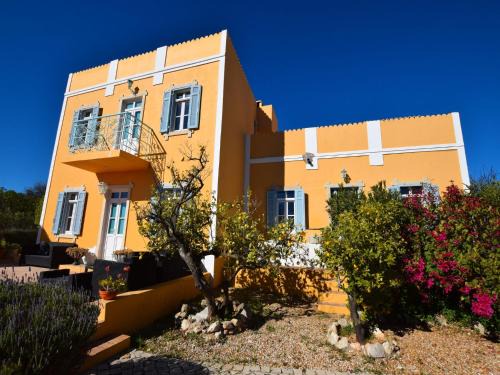 Loule House | Delightful, authentic Quinta with pool