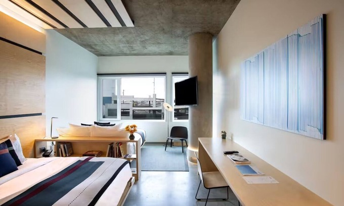 River North Art District Hotel | Delightful Room w/Unique Artisanal Eats, Cozy Furnishings & Rooftop Bar