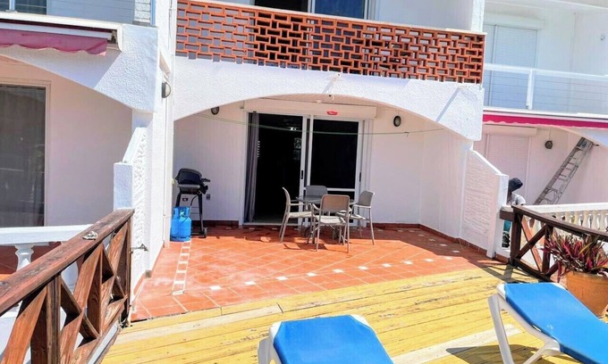 Jolly Harbour Villa | Delightful waterfront villa close to the beach