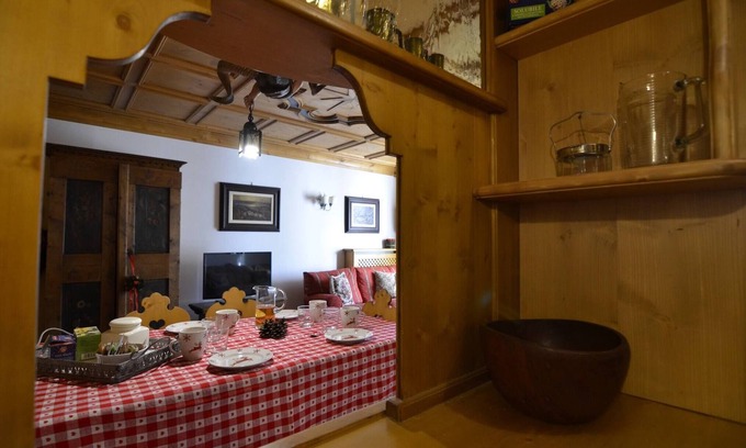 Cortina d'Ampezzo Historic Centre Apartment | Delizioso appartamento con vista in centro