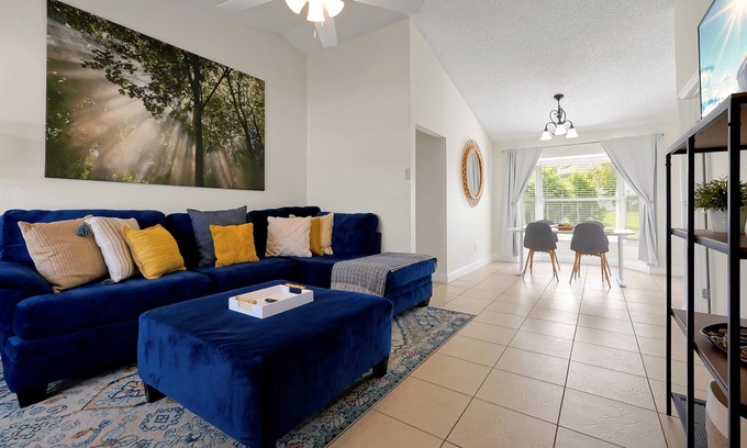 Deltona Lakes House | Deltona Getaway 3BR/2BA Home + King Suite & Workspace