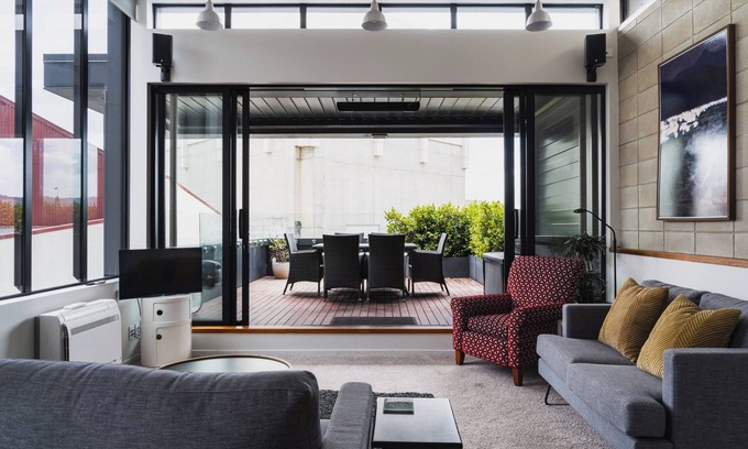Dunedin City Centre Apartment | Deluxe Inner-city Apartment on Moray
