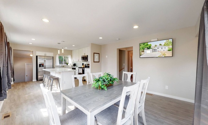 Twin Lakes House | Denver 3 King Beds Remodeled Near Park and Fun