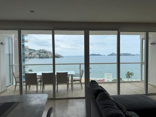 Costa Azul Apartment | Departamento de 4 recámaras con vista al mar