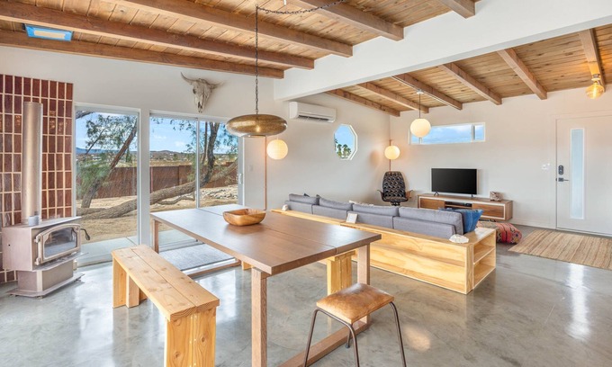 Joshua Tree House | Desert Hearts Ranch 2 Bedroom Home