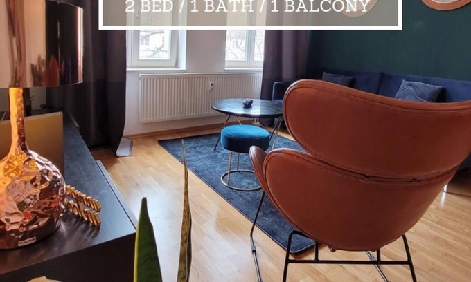 Anger-Crottendorf Apartment | Design Altbauwohnung mit Balkon und Parkplatz