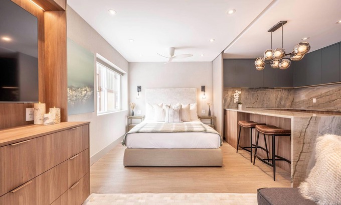 Snowmass Village Apartment | Designer Condo -pool Hot-tub -center of Town