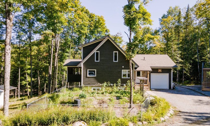 Eagle Lake Cottage | Destination Haven for Outdoor Enthusiasts!