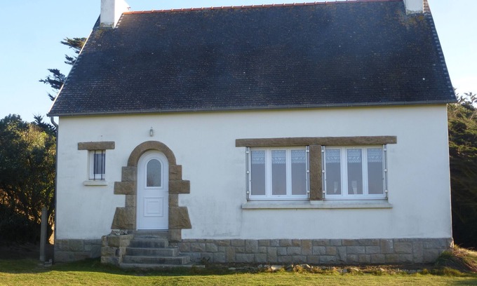 Cleder House | Detached house "feet in the water".
