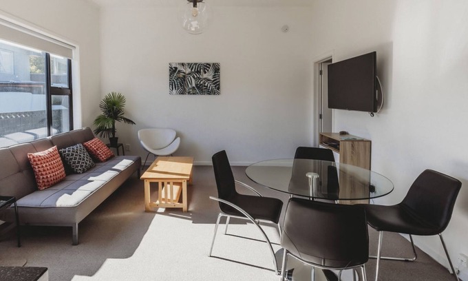 New Plymouth Apartment | DEVINE ON DEVON CENTRAL CITY