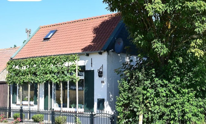 Schoondijke House | Dike House in Schoondijke near Beaches