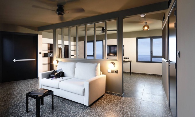 Saint-Denis Hotel | Dina Morgabine Saint Denis