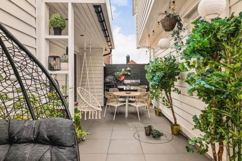 Bergen City Centre House | DINBNB Apartment l Skansen funhouse - 400m to Bryggen Gym & Parking