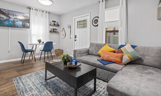 Colorado Springs Cottage | Discover the Magic of Old Colorado City - Stay at the Charming Colorado City