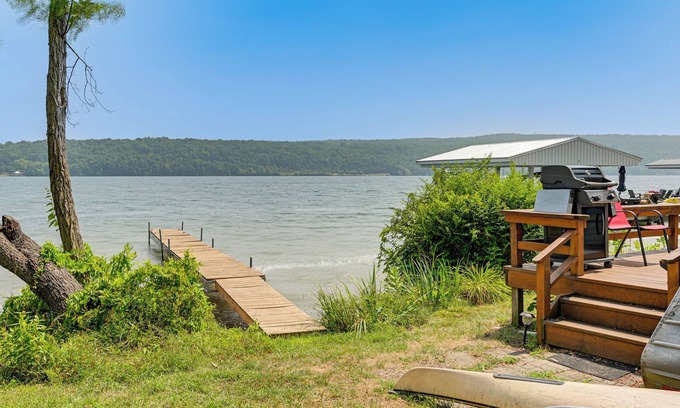 Town of Jerusalem Cottage | Dock & Rowboat: 'beechnut Bungalow' on Keuka Lake