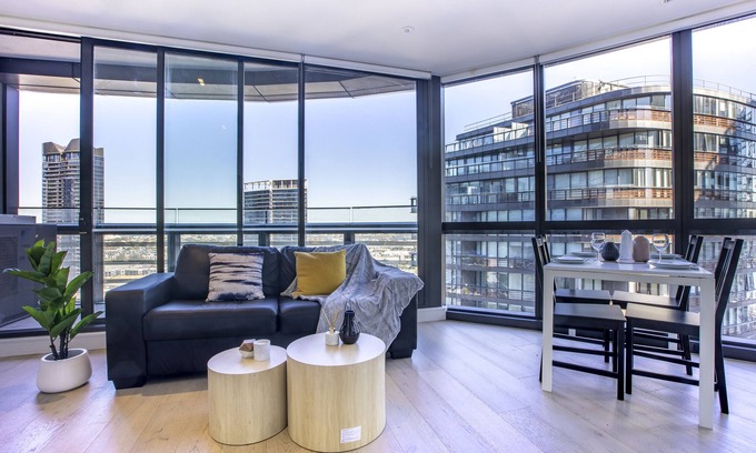 Docklands Apartment | Docklands high level 1 Bedroom Apartment with pool by KozyGuru