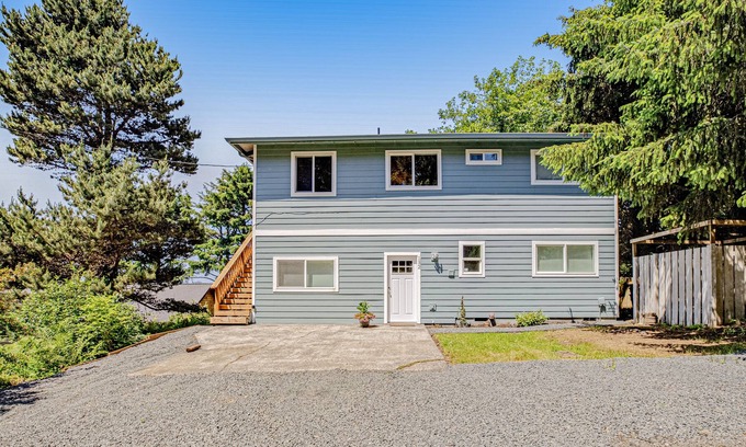 Tolovana Park House | Dog-friendly coastal home w/ private hot tub, WiFi, private washer/dryer, grill