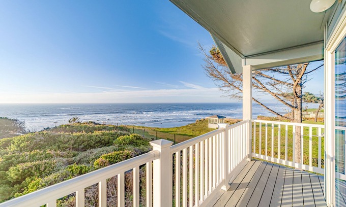Gold Beach House | Dog-friendly ocean view home with WiFi, remote work spaces, and washer/dryer