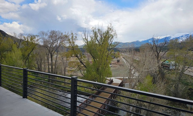 Salida Condo | Dog Friendly! The Mayfly Hotel, Unit 1F