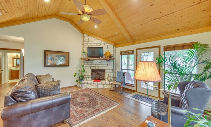 Wills Point House | Dog-Friendly Wills Point Home w/Grill on 10 Acres