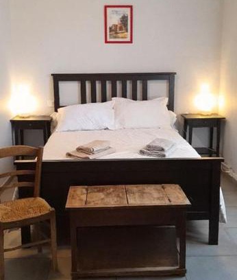 Lagnes Bed & Breakfast | Domaine Les Peupliers. Chambre Manon
