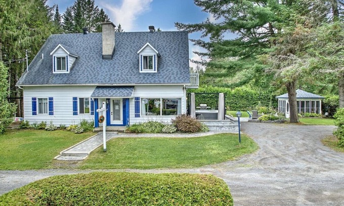 Saint-Jean-de-Matha Ski Chalet | Domaine Ormes| Hot Tub | Lake | Pool Table | Kayak