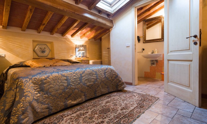 San Gimignano City Centre House | Donna Nobile