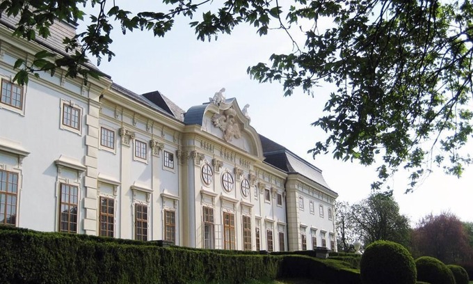 Halbturn House | Doppelzimmer Komfort mit Dusche, WC - Wohnen im Schloss - Knappenstöckl