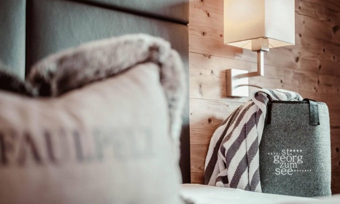 Maurach House | Doppelzimmer Seeblick bis 2 Nächte - Hotel St. Georg zum See