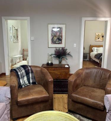 Paarl Apartment | Dottie's charming cottage two bedroom apartment and workspace