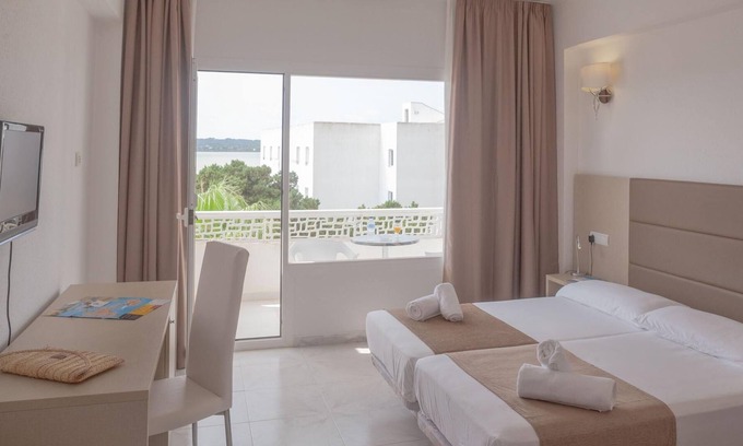Formentera House | Double Lake View .