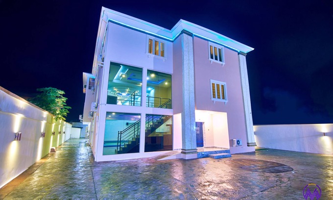 Ofin Hotel | Double M Exquisite Suites and Lounge