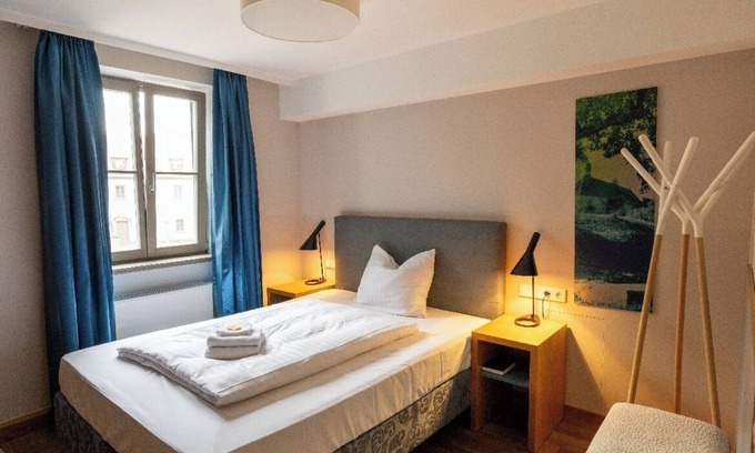 Volkach Apartment | Double room (17-19sqm) with box-spring bed and free WiFi