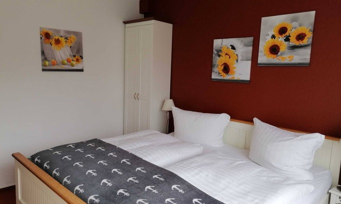 Friedrichskoog-Spitze House | Double Room - Hotel Möven - Kieker