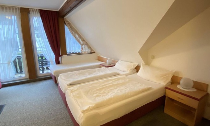 Gerolstein House | Double room shower/WC, Standard - Am Brunnenplatz, Hotel Garni