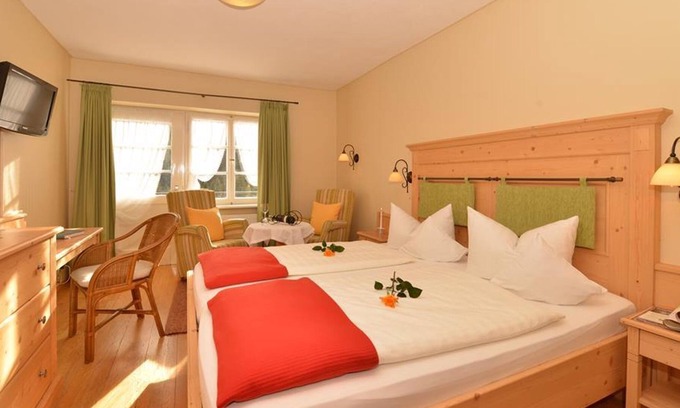 Hirschegg House | Double room with bath, WC "42 and 45" - Herzen`s Landhaus