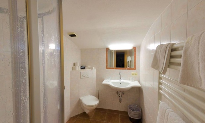 Soell Apartment | Double room with shower, WC - Hotel Feichter