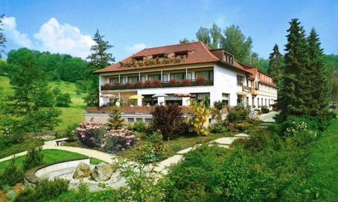 Lindenfels Hotel | Double room with south balcony 02 - Odenwald star hotel Wiesengrund