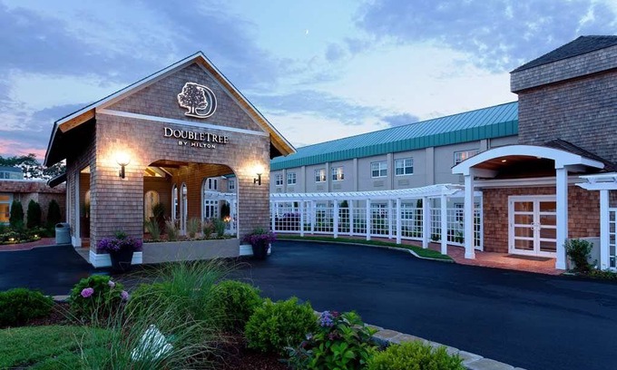 Hyannis Hotel | Doubletree by Hilton Cape Cod - Hyannis