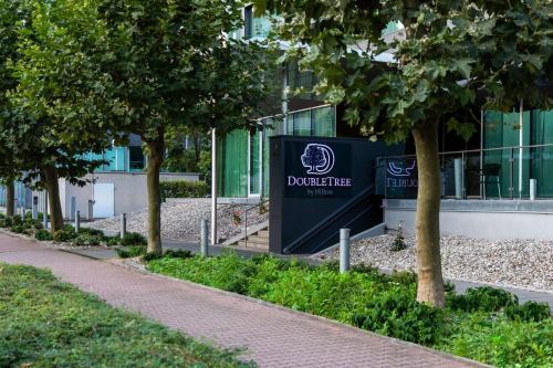 Schwanheim Hotel | DoubleTree by Hilton Frankfurt Niederrad